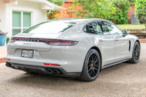2022 Porsche Panamera