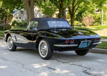 30-Years-Family-Owned Fuel-Injected 1961 Chevrolet Corvette 4-Speed