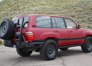 1999 Toyota Land Cruiser UZJ100 at No Reserve