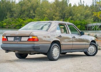 1988 Mercedes-Benz 300E at No Reserve