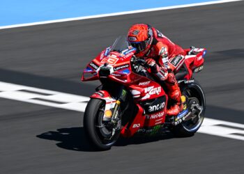 Marquez denies Acosta pole as Aprilias struggle