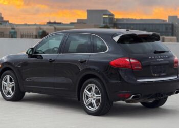 2014 Porsche Cayenne Diesel Platinum Edition