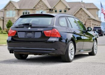 2011 BMW 328i xDrive Sports Wagon 6-Speed at No Reserve