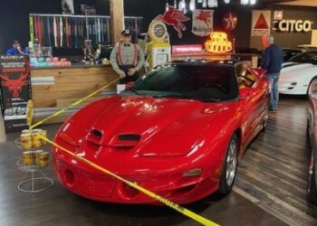 BaT Auction Success Story: Dvredc5 Finds His Trans Am at the Mall
