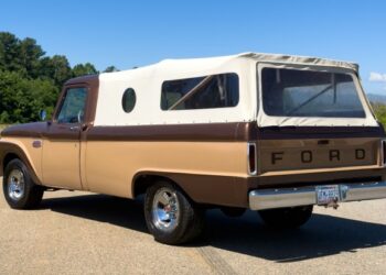 1965 Ford F-100 Custom Styleside 3-Speed