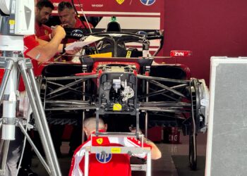 The difference between F1 brake discs Leclerc is swapping between