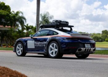 46-Mile 2024 Porsche 911 Dakar Rallye Design