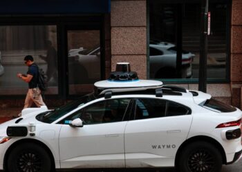 Waymo Robotaxi Helped A Burglar Escape, And Police Still Have No Suspect