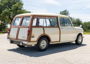 1,275cc-Powered 1964 Austin Mini Countryman