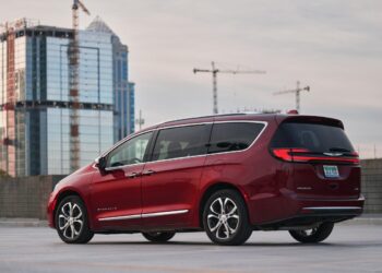 Battery Fire Recall: Don’t Charge Your 2020-2022 Chrysler Pacifica Hybrid