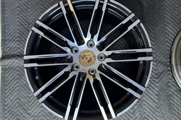 20×8.5″ and 20×10″ Wheels for Porsche 981 Cayman & Boxster at No Reserve