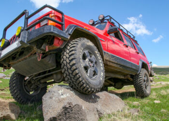 What Are The Differences Between Locking And Limited-Slip Differentials?