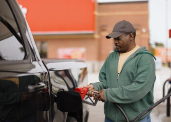 Why These Two States Still Don’t Have Hold-Open Clips On Gas Pumps