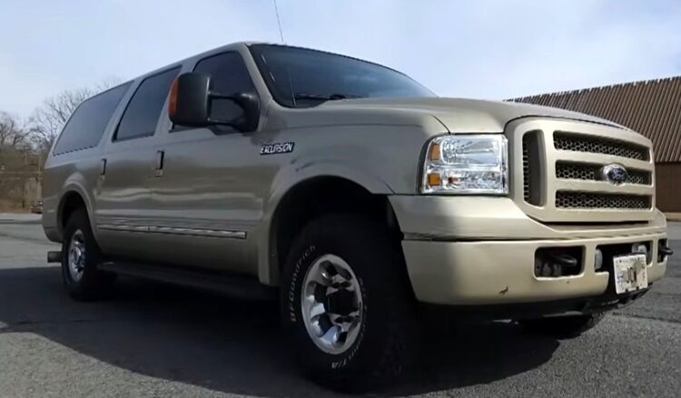 The 2000 Ford Excursion Was Built To Be The Biggest, Heaviest SUV On Earth