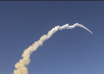 Here’s Why Rocket Launch Trajectories Are Curved Like Bananas