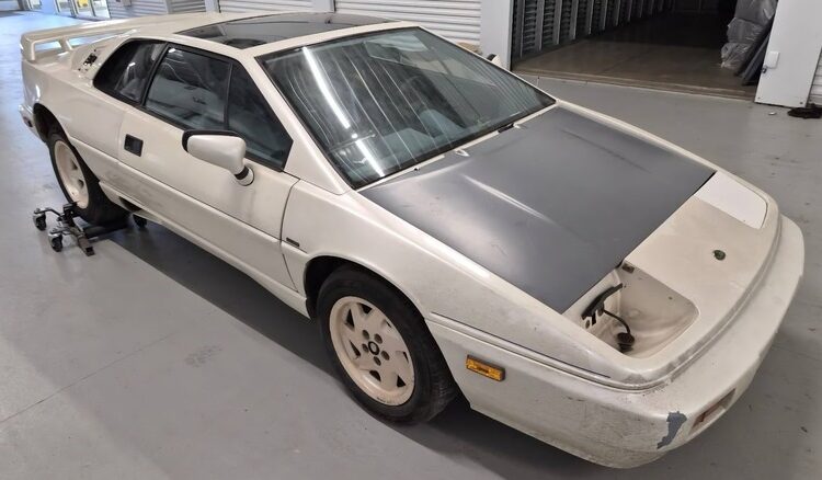 At $6,500, Is This 1988 Lotus Esprit Roller Project Packed With Potential?