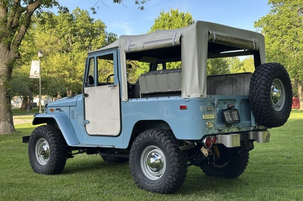 1972 Toyota Land Cruiser FJ40 FST