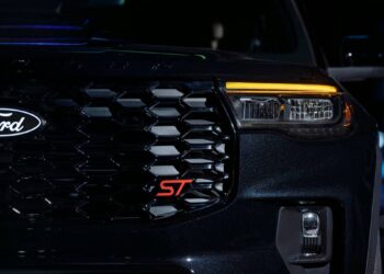 Ford’s Sporty Three-Row SUV Leans Into Its Dark Side with New Sinister Package for 2027
