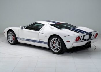 11k-Mile 2006 Ford GT