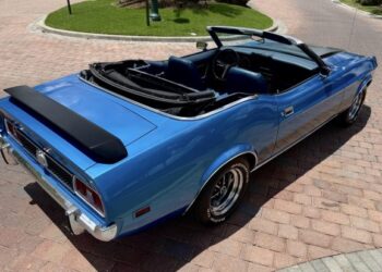 Mach 1-Look 1973 Ford Mustang Convertible 302