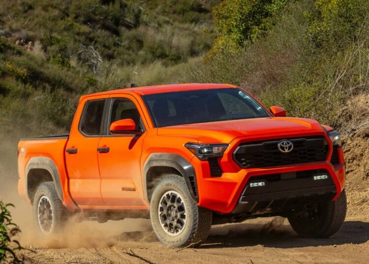 Nissan Could Bring Back The Manual Frontier If Buyers Show Up